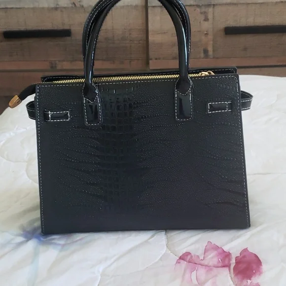 Small Black Purse - Picture 4 of 14